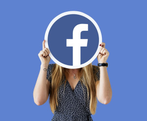 Czym się różni profil główny od konta na Facebooku?
